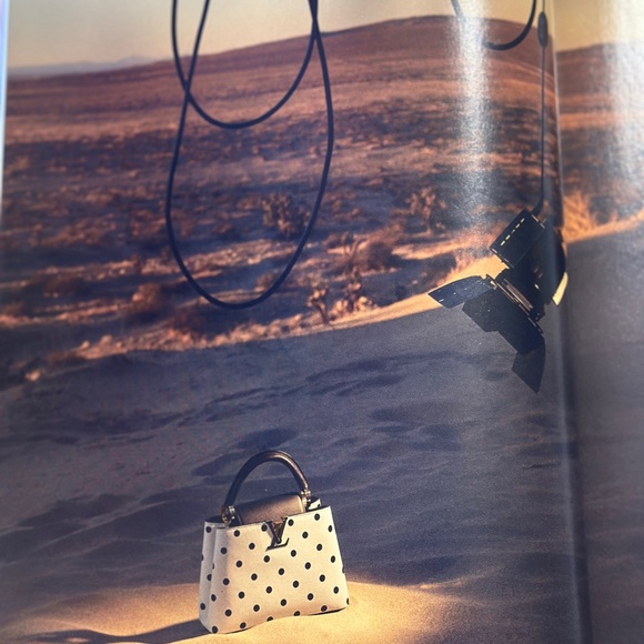 Louis Vuitton The Book #14 - Picture 3 of 3